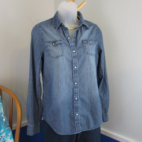 Arizona Jean Company Tops - Arizona Jeans Snap Front Denim Shirt